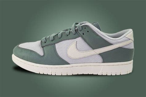 Nike Dunk Low Mica Green Mens